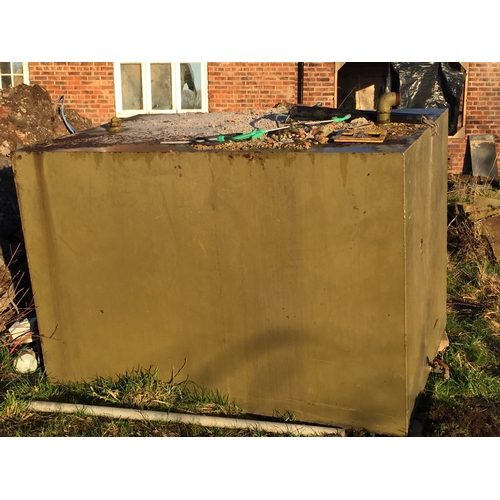 38 - HEATING OIL TANK - CAPACITY 2,500 LITRES. 
LOCATED AT BOOTH BED LANE, GOOSTREY (Buyer To Collect)