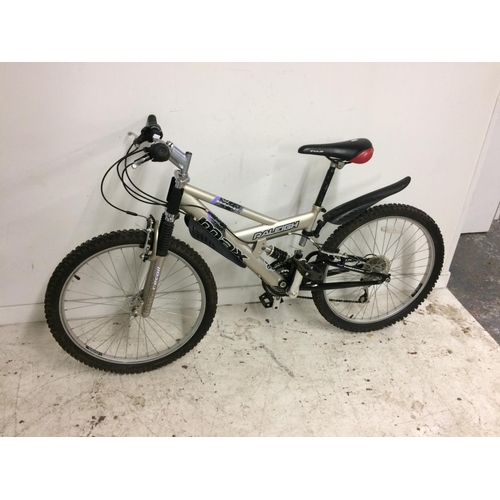 2 - A SILVER RALEIGH MAX DUAL SUSPENSION MOUNTAIN BIKE WITH 18 SPEED SHIMANO GEAR SYSTEM