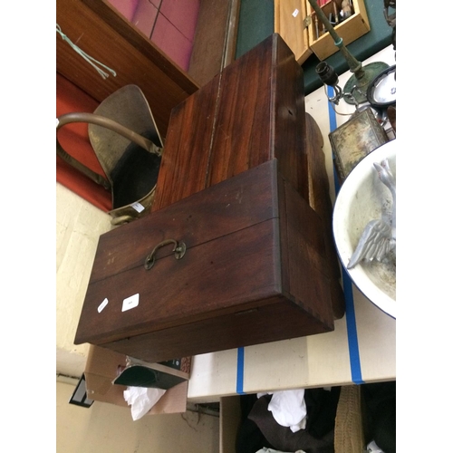 343 - THREE ITEMS TO INCLUDE A SMALL OAK TABLE, VICTORIAN MAHOGANY WRITING SLOPE AND A MAHOGANY BOX