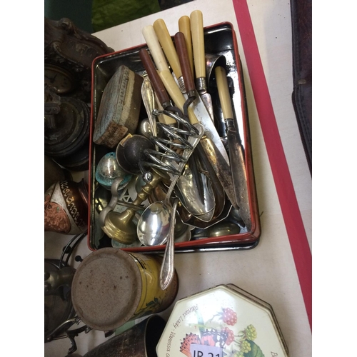 344 - A COLLECTION OF MIXED ITEMS TO INCLUDE SPELTER FIGURINES, ALUMINIUM DUCKS, VINTAGE TINS ETC