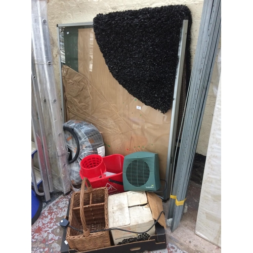 98 - A MIXED LOT TO INCLUDE A LARGE ALUMINIUM NOTICE BOARD, WICKER BASKET, BOTANICO FAN HEATER, ROLL OF F... 