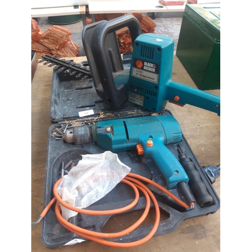 100 - TWO BLACK & DECKER ELECTRIC POWER TOOLS TO INCLUDE CASED POWER DRILL (Model 400HH18) AND HEDGE TRIMM... 