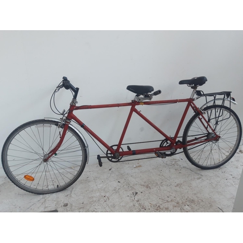 2 - A VINTAGE RED TANDEM BICYCLE WITH REAR CARRIER AND GEL SADDLES