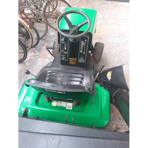 18 - A GREEN MOWMASTER RIDE ON TRACTOR LAWN MOWER WITH 11HP BRIGGS AND STRATTON ENGINE - PULL START (W/O)... 