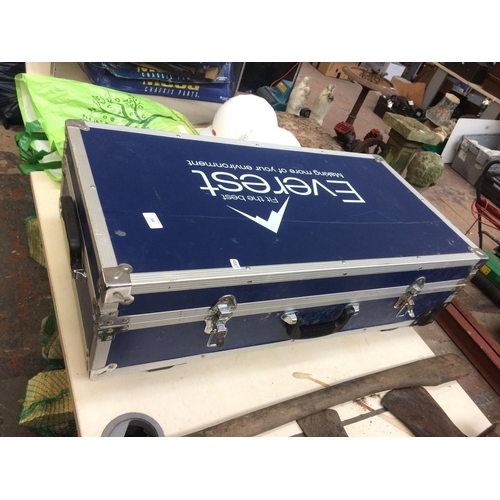 131 - A BLUE EVEREST FLIGHT CASE CONTAINING TELEPHONE EXTENSION LEAD, KICK BOXING GLOVES ETC