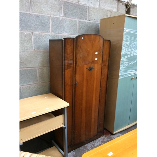 546 - A VINTAGE OAK SINGLE WARDROBE