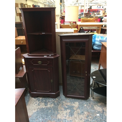 608 - THREE ITEMS: A MAHOGANY EFFECT CORNER CABINET, MAHOGANY EFFECT WALL MOUNTABLE SHELVING UNIT AND A MA... 