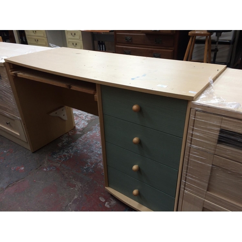 652 - A MODERN OAK EFFECT COMPUTER DESK WITH FOUR DRAWERS AND PULL OUT KEYBOARD TRAY AND AN OAK EFFECT CHE... 