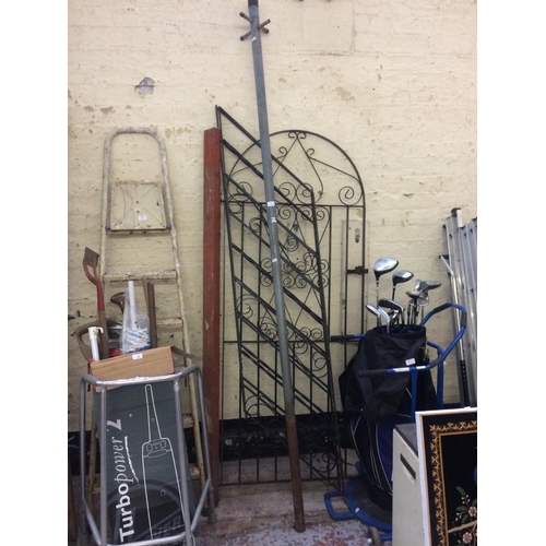 84 - FOUR ITEMS TO INCLUDE A GALVANISED WASHING LINE POLE, ORNATE GARDEN GATE MEASURING APPROX 6' x 2'6