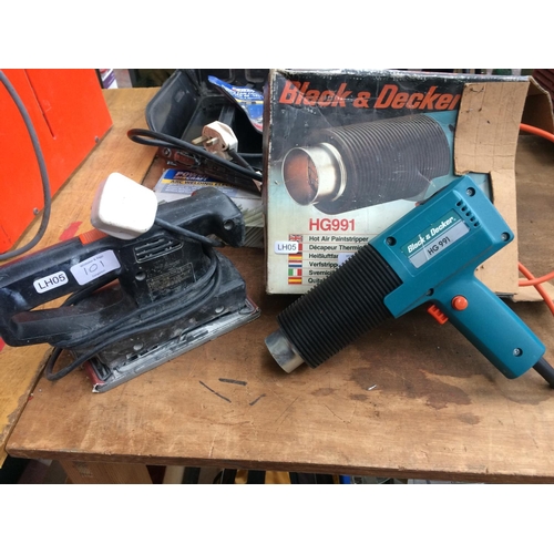 101 - TWO BLACK & DECKER ELECTRIC POWER TOOLS TO INCLUDE A FLAT BED SANDER (MODEL BD170) AND A BOXED HOT A... 