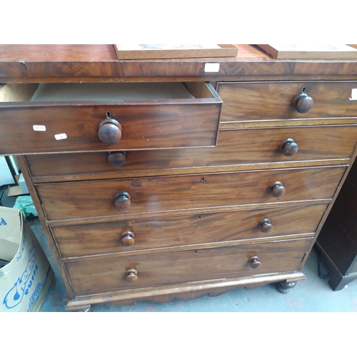 1113 - A GOOD QUALITY LARGE VICTORIAN MAHOGANY CHEST OF TWO SHORT AND FOUR LONG DRAWERS ON BUN FEET