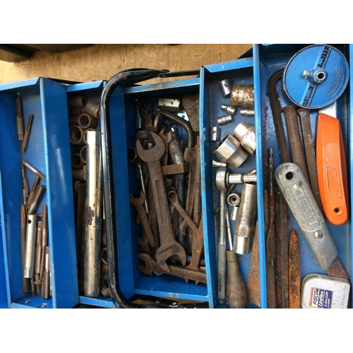 113 - THREE BLUE METAL CANTILEVER TOOL BOXES CONTAINING BEDFORD, GORDON AND GEDORE SPANNERS, THREAD TAPS, ... 