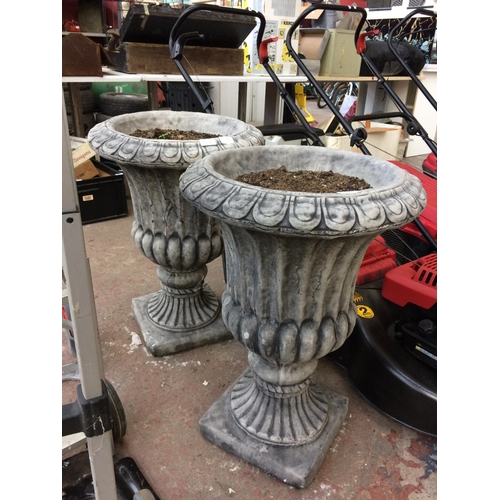 174 - A PAIR OF GOOD QUALITY RECONSTITUTED STONE GARDEN PLANTERS