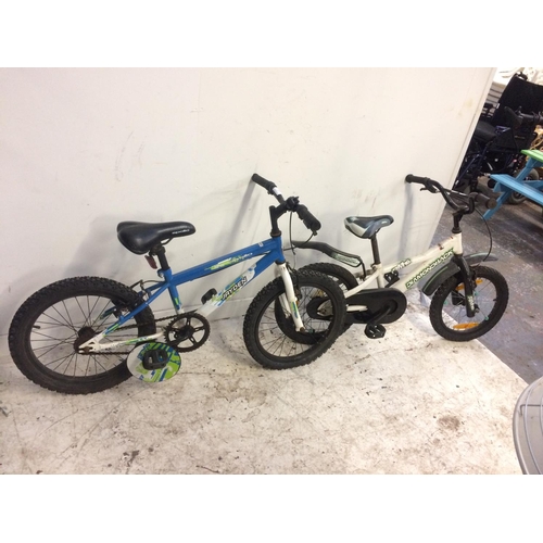 6 - TWO SMALL CHILDRENS BMX BIKES, ONE WHITE DIAMOND BACK AND ONE BLUE AND WHITE APOLLO JAYDEN