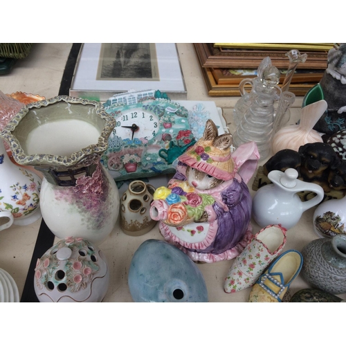 247 - A LARGE COLLECTION OF CERAMICS AND GLASSWARE TO INCLUDE ORNAMENTS, CRUET SET, COLLECTABLE TEAPOT ETC