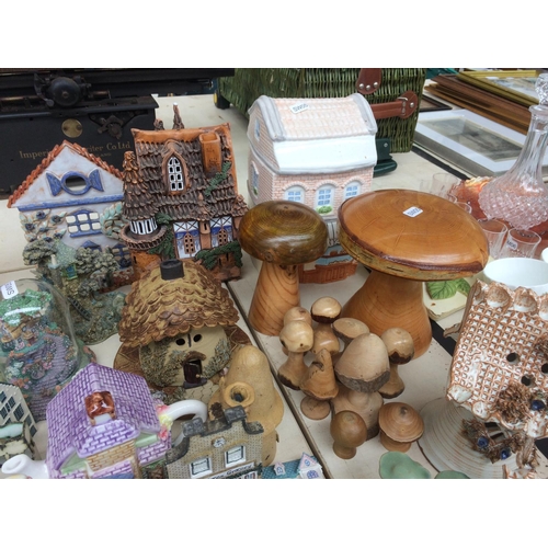 249 - A LARGE COLLECTION OF MIXED ITEMS TO INCLUDE COLLECTABLE TEAPOT, ORNAMENTS, ACADEMY COTTAGES, TREENW... 