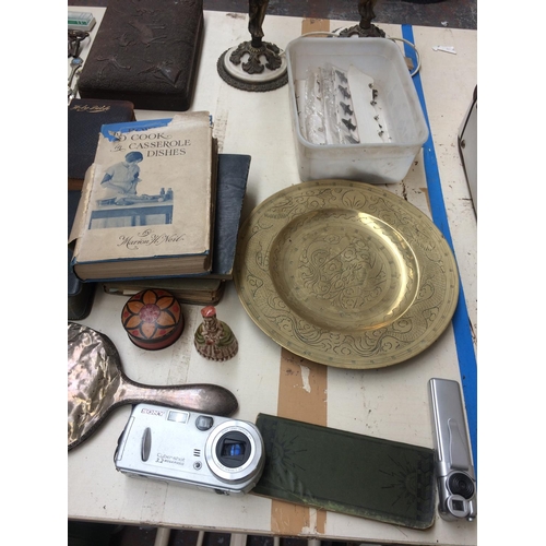 261 - A LARGE QUANTITY OF COLLECTABLE ITEMS TO INCLUDE WATCHES, VINTAGE PADLOCKS, HALLMARKED SILVER HAND M... 