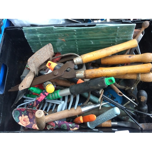 91 - THREE MIXED BOXES CONTAINING GARDENING HAND TOOLS, SPIRIT LEVEL, FIRE EXTINGUISHER, ICE CRAMPONS, ST... 