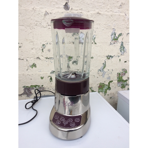 115 - A BOXED OZ CLARKE BAR BLENDER