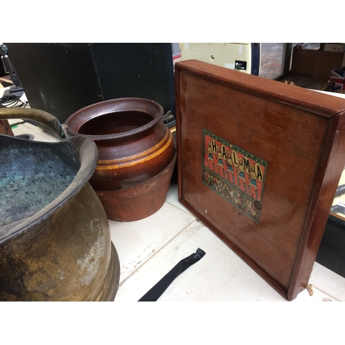 269 - A MIXED LOT OF METALWARE TO INCLUDE COPPER KETTLE, BRASS COAL SCUTTLE, VINTAGE WOODEN GAME ETC.