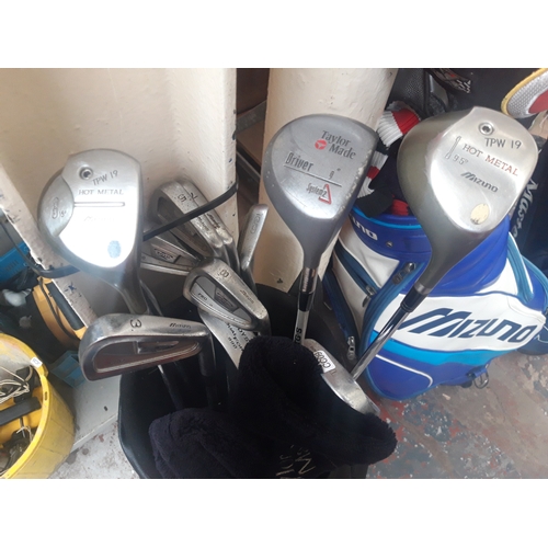 52B - A TITLIEST GOLF BAG WITH MIZUNO PRO IRONS