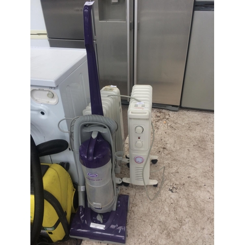 196 - PURPLE AND GREY GENIE UPRIGHT BAGLESS VACUUM CLEANER