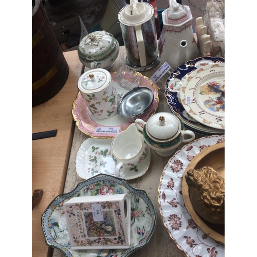 456 - COLLECTION OF MIXED CERAMICS TO INCLUDE: ROYAL DOULTON BRAMBLY HEDGE MONEY BOX, ROYAL DOULTON BUNNYK... 