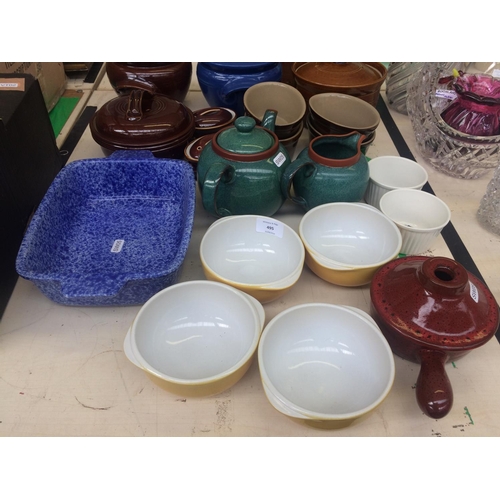 495 - 20 PIECES OF MIXED CHINA TO INCLUDE: TEAPOTS, CASSEROLE DISHES, BOWLS, ETC.