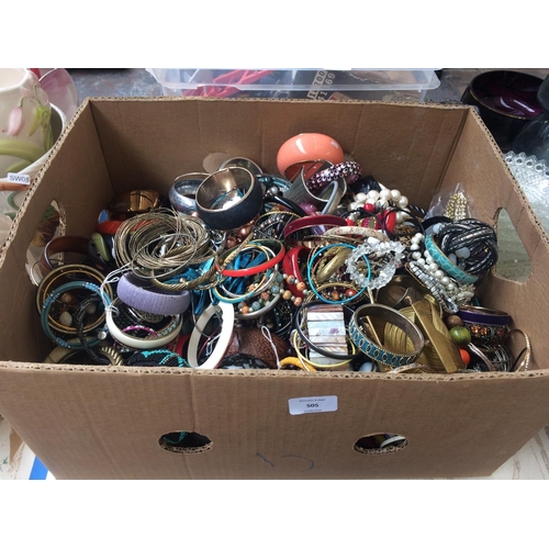 505 - BOX CONTAINING LARGE QUANTITY OF MIXED COSTUME JEWELLERY