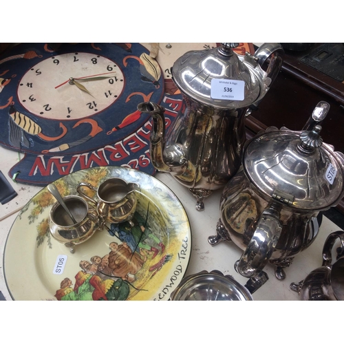 536 - COLLECTION OF MIXED ITEMS TO INCLUDE: PILGRIM PLATED FOUR PIECE TEA SET, CERAMIC TABLE LAMP, TWO SIL... 