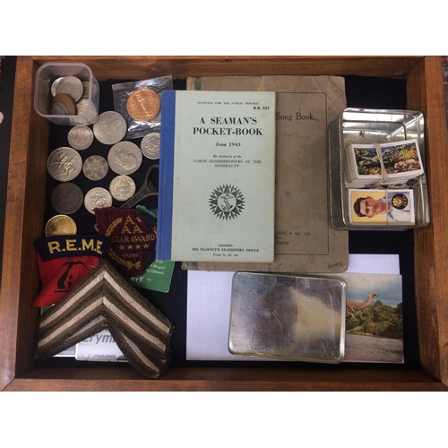 537 - OAK TABLE TOP COLLECTORS CASE CONTAINING MIXED ITEMS TO INCLUDE: COINS, BOOKS, CIGARETTE CARDS, CLOT... 