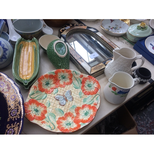 478 - A LARGE COLLECTION OF MIXED CERAMICS TO INCLUDE: PLATTER WITH PEACOCK DECORATION, JUG AND BOWL SET, ... 