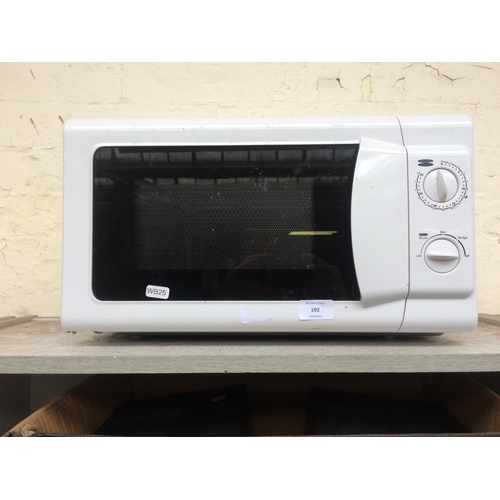 192 - WHITE 700 WATT MICROWAVE