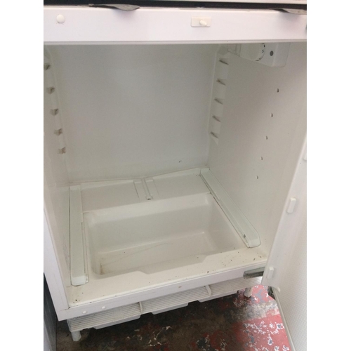 214 - A SIEMENS INTEGRATED FRIDGE (W/O)