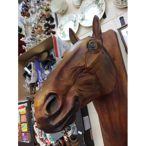 410 - UNUSUAL LARGE PLASTIC HORSE HEAD ON OAK BACK