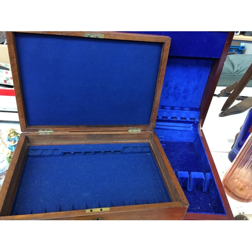 444 - TWO ITEMS TO INCLUDE A BURR WALNUT CUTLERY BOX AND A MAHOGANY CASED CANTEEN OF CUTLERY BOX