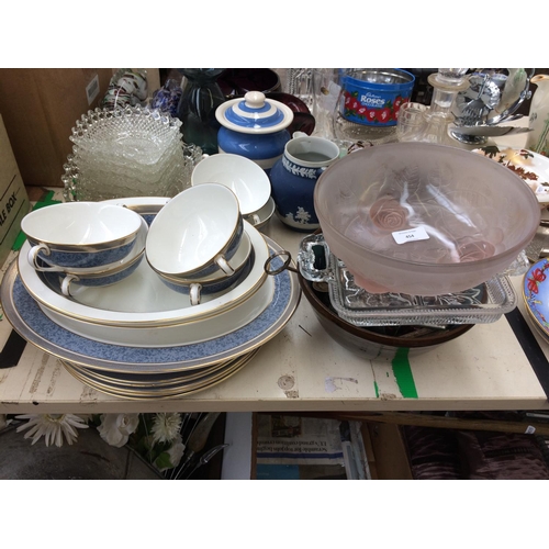 454 - A LARGE COLLECTION OF CERAMICS AND GLASSWARE TO INCLUDE A ROYAL DOULTON ST.PAULS DINNER SET, GLASS D... 