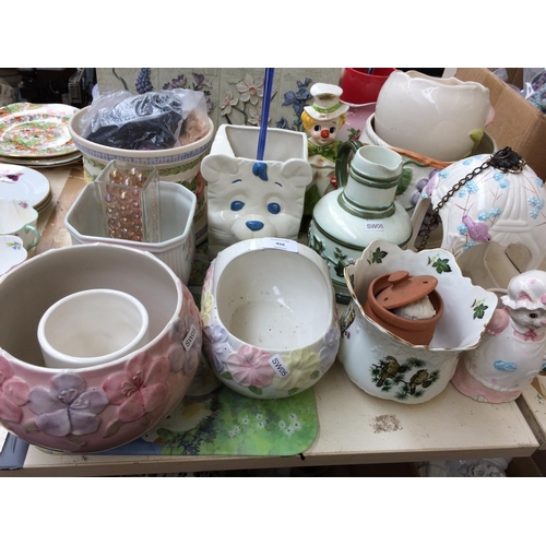 456 - A LARGE COLLECTION OF CERAMICS TO INCLUDE VASES, BONE CHINA JUGS, ORNAMENTS ETC