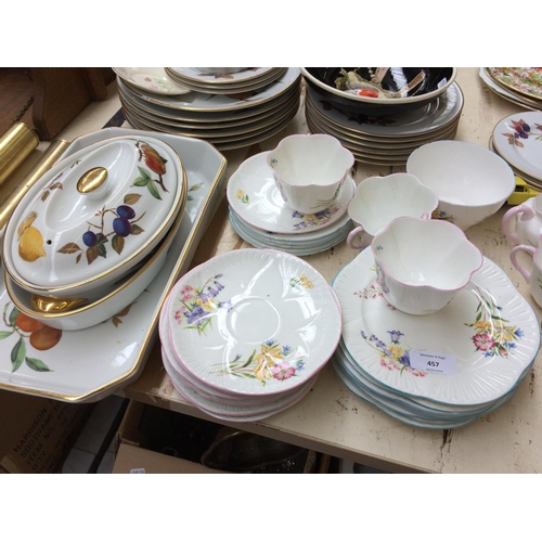 457 - A LARGE COLLECTION OF CERAMICS TO INCLUDE ROYAL WORCESTER EVESHAM, SHELLEY BONE CHINA WILD FLOWERS T... 