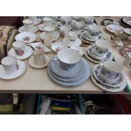 472 - A LARGE COLLECTION OF TEA CUPS AND SAUCERS TO INCLUDE PARAGON CHESWELL, U.S.S.R CUPS AND SAUCERS, RO... 