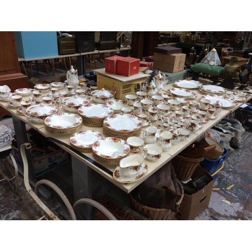 483 - APPROXIMATELY 170 PIECES OF ROYAL ALBERT OLD COUNTRY ROSES DINNERWARE