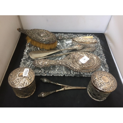 541 - A NINE PIECE HALLMARKED BIRMINGHAM SILVER DRESSING TABLE SET TOGETHER WITH GLASS TRAY