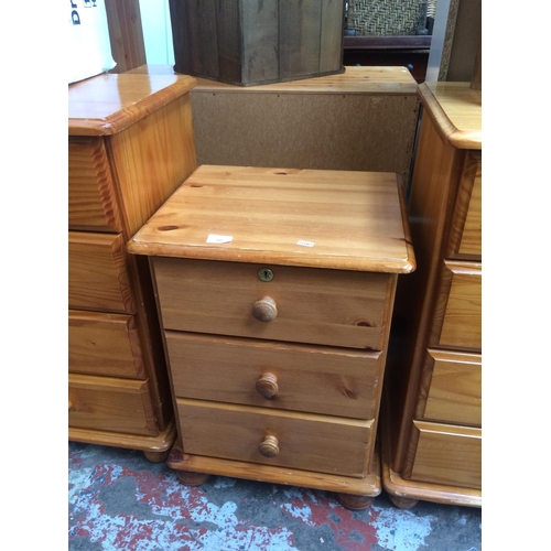 665 - A MODERN PINE CHEST OF THREE DRAWERS