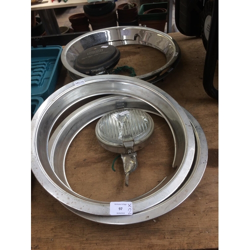 97 - SIX ITEMS OF CLASSIC VEHICLE SPARES TO INCLUDE ALUMINIUM AND STAINLESS STEEL WHEEL TRIMS, LUCAS SPOT... 