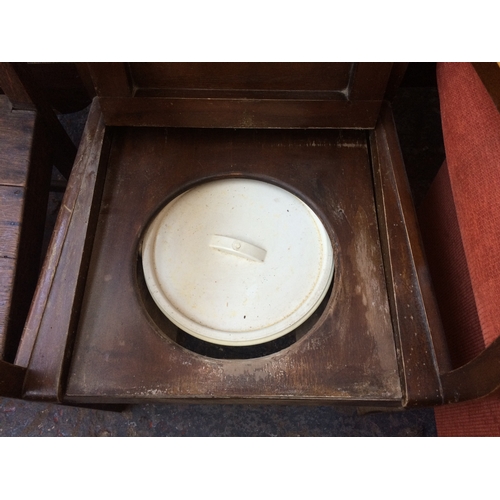 776 - A VINTAGE MAHOGANY FRAMED COMMODE