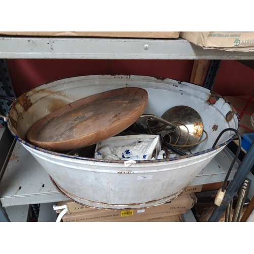 100 - A LARGE WHITE ENAMEL BOWL CONTAINING PORCELAIN CATS, WOODEN TRAY, ANGLEPOISE STYLE LAMP ETC