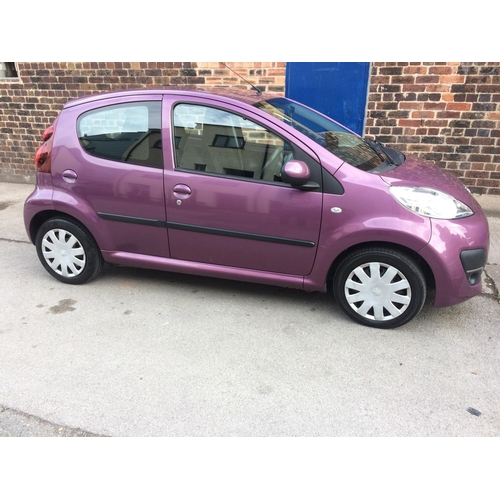 24 - A PURPLE 2012 PEUGEOT 107 FIVE DOOR HATCHBACK, 998CC PETROL, 5 SPEED MANUAL GEAR BOX, 39283 MILES, M... 