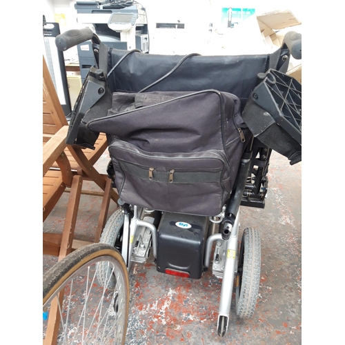 46 - A GREY AND BLACK DAYS ELECTRIC WHEELCHAIR WITH BATTERY AND CHARGER (W/O)