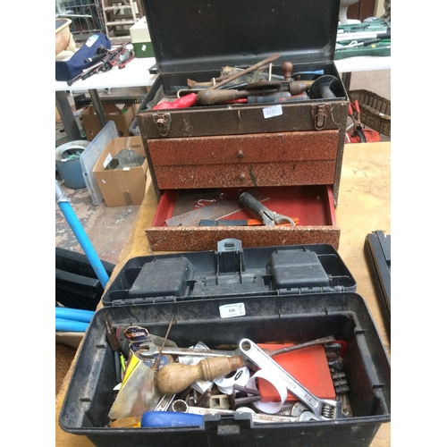 110 - TWO ITEMS TO INCLUDE A PLASTIC TOOL BOX CONTAINING SPANNERS, SCREWDRIVERS, PLIERS ETC TOGETHER WITH ... 