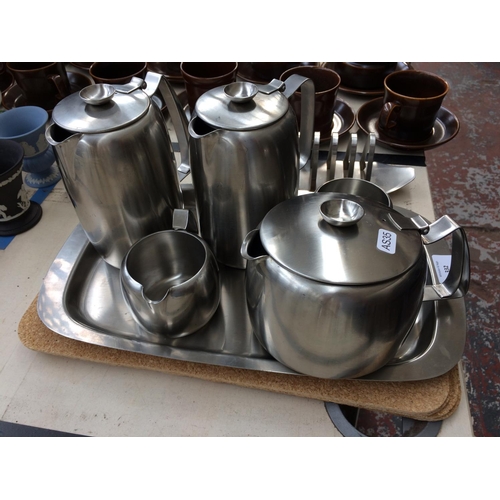 332 - A COLLECTION OF MIXED ITEMS TO INCLUDE OLD HALL STAINLESS STEEL TEA SET WITH TOAST RACK, TWO WEDGWOO... 